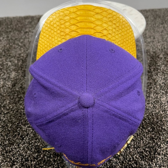 Just Don x Been Trill x Mitchell & Ness
NBA Los Angeles Lakers Snakeskin Hat - Picture 5 of 14